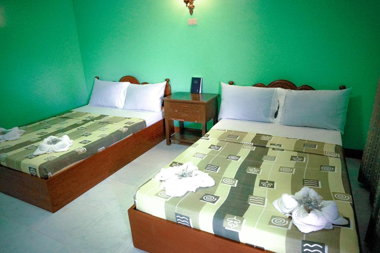 La Solana Suites And Resorts By Cocotel Puerto Galera Exterior photo
